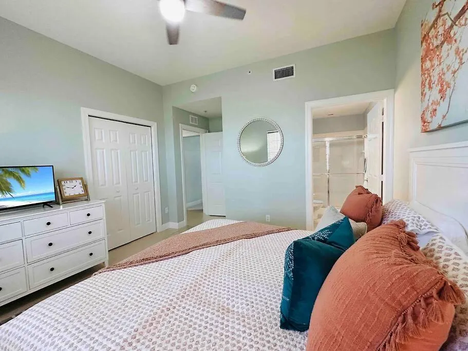 Apartment Amazing & Spacious Floor With Bay View!