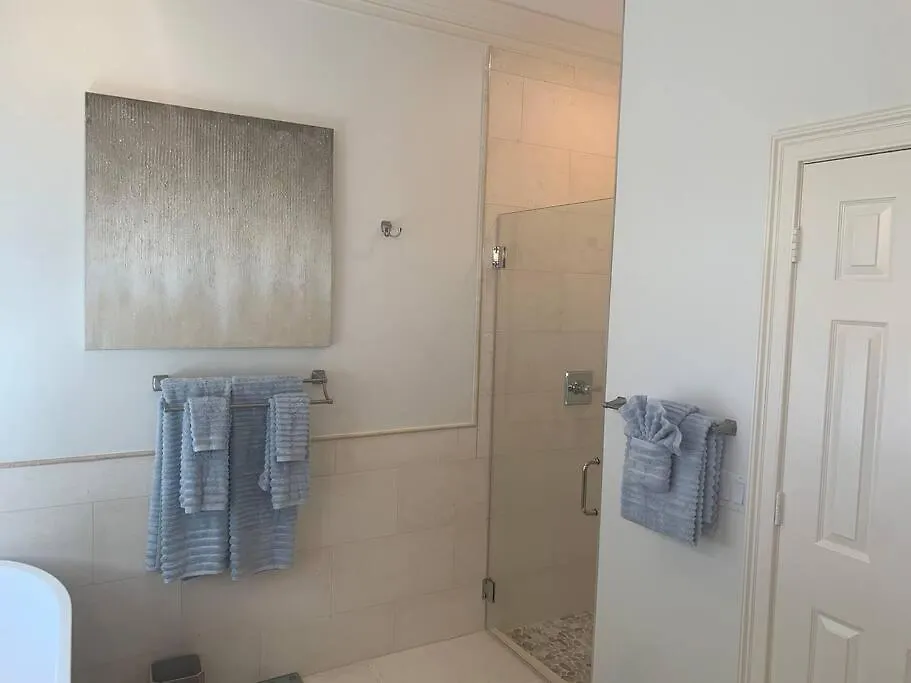 Villa Aaa - Luxury Home, Walk To The Beach.