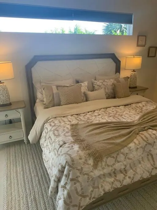 Aaa - Luxury Home, Walk To The Beach. Villa