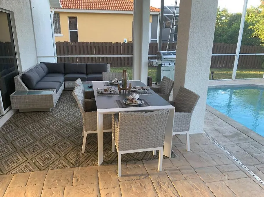 Aaa - Luxury Home, Walk To The Beach. Villa