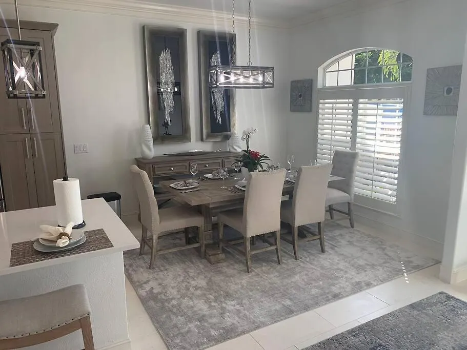 Villa Aaa - Luxury Home, Walk To The Beach. Marco Island