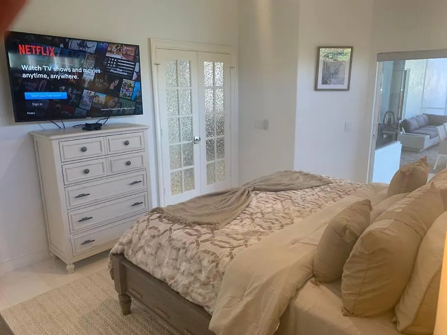 Aaa - Luxury Home, Walk To The Beach. Villa