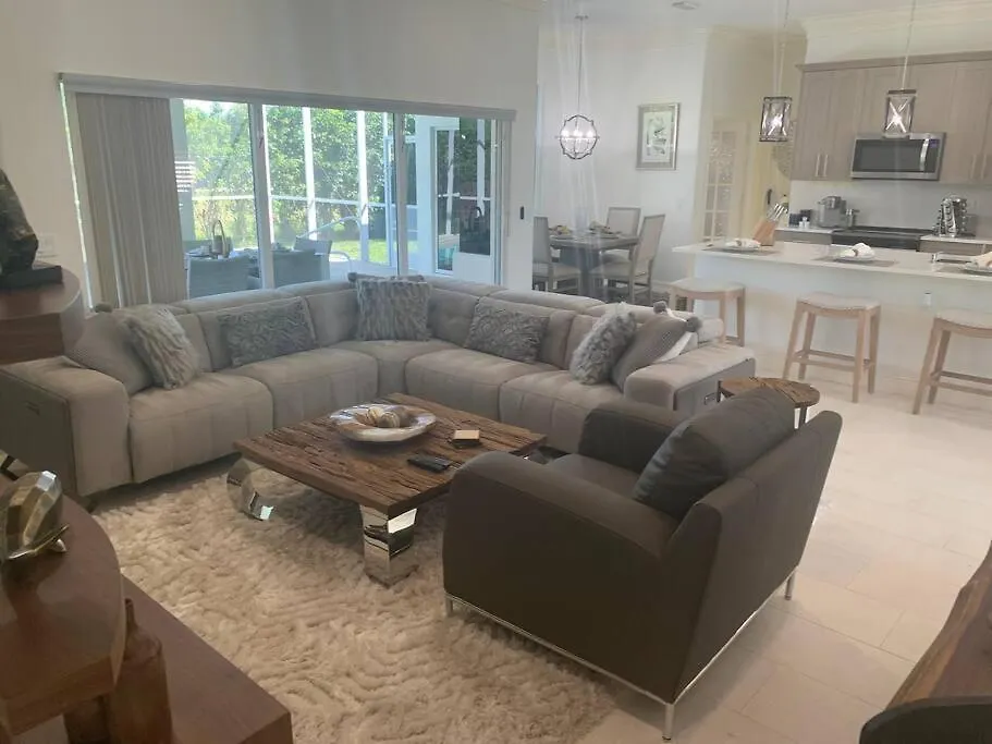 Aaa - Luxury Home, Walk To The Beach. * Marco Island