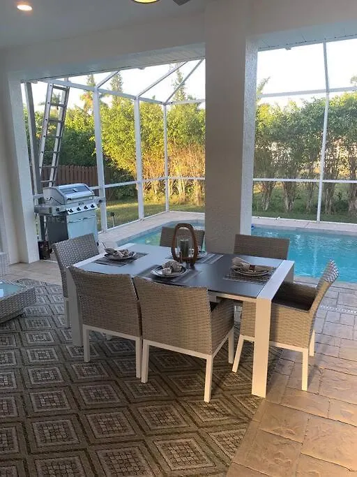 Aaa - Luxury Home, Walk To The Beach. * Marco Island