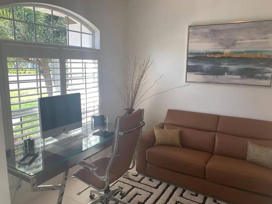 Villa Aaa - Luxury Home, Walk To The Beach.
