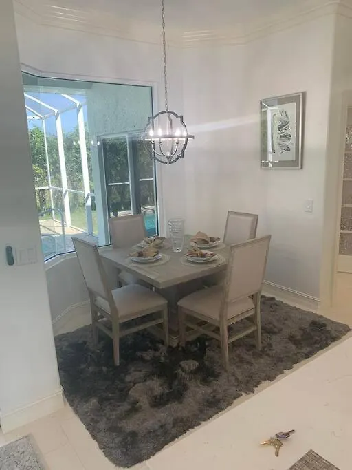 Aaa - Luxury Home, Walk To The Beach. *