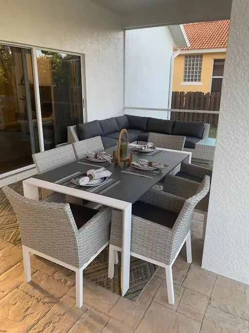 Villa Aaa - Luxury Home, Walk To The Beach. *