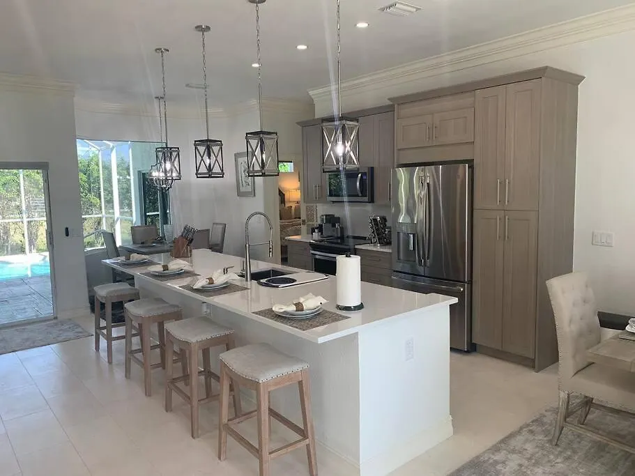 Villa Aaa - Luxury Home, Walk To The Beach. *