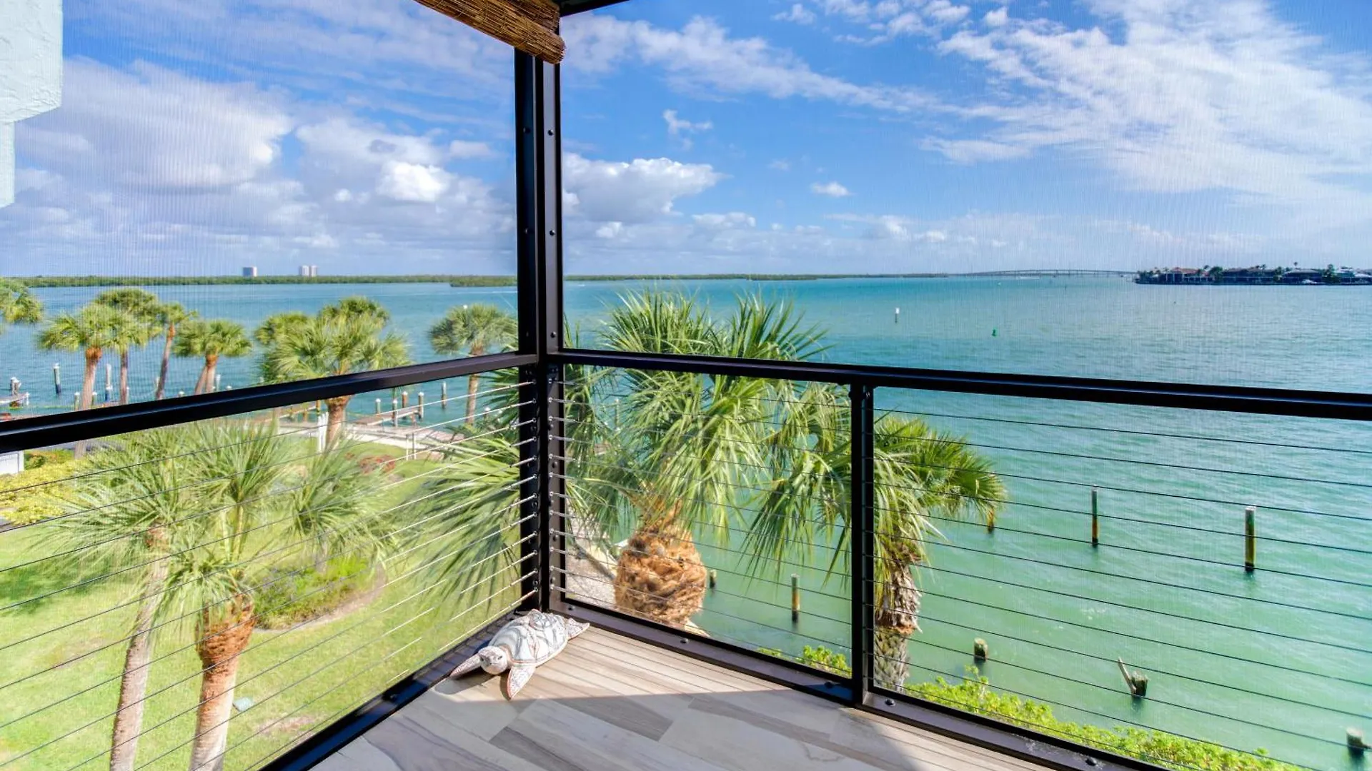 Waterfront With Community Pool! * Marco Island