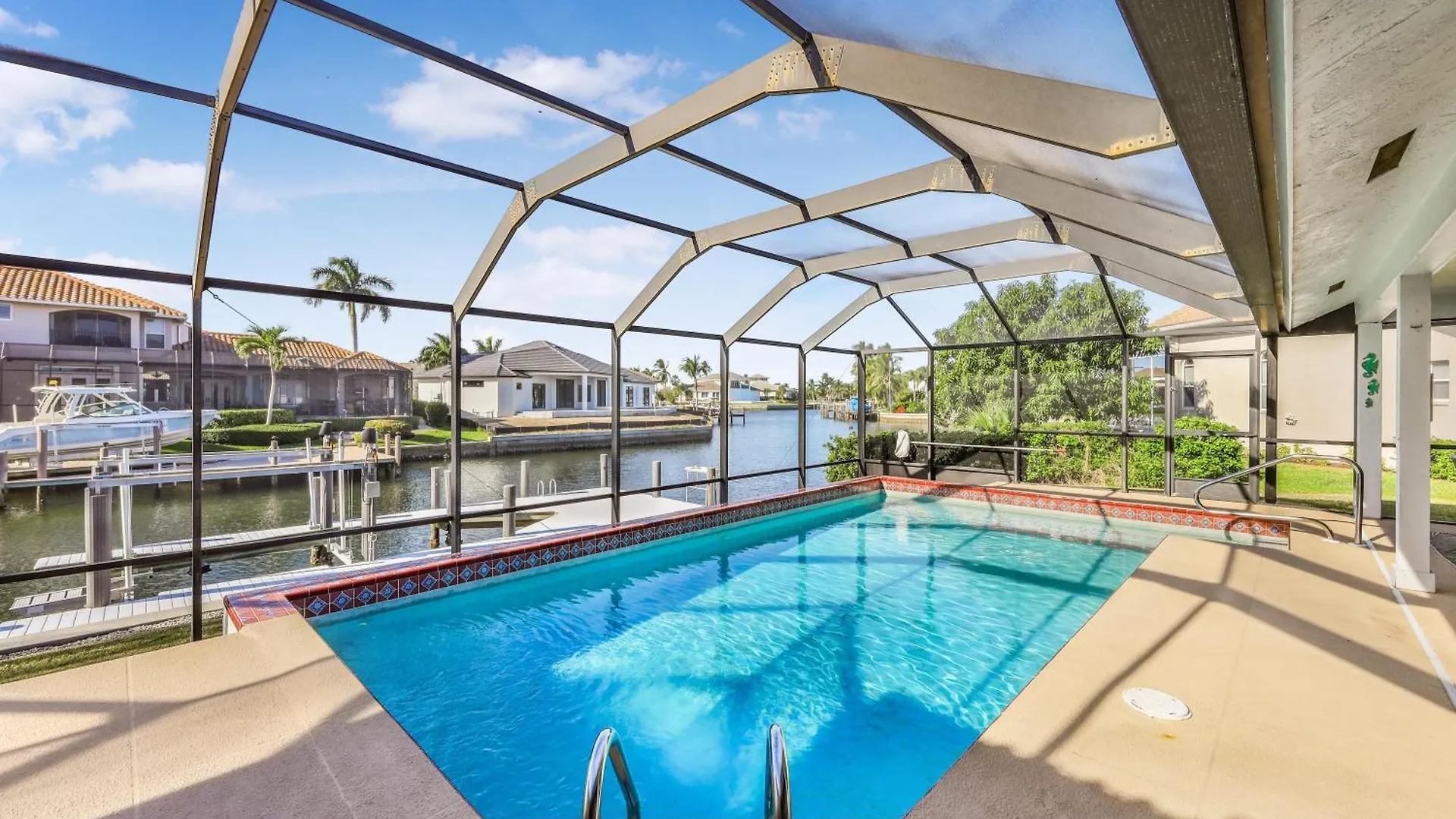 Seahorse Waterfront Pool *