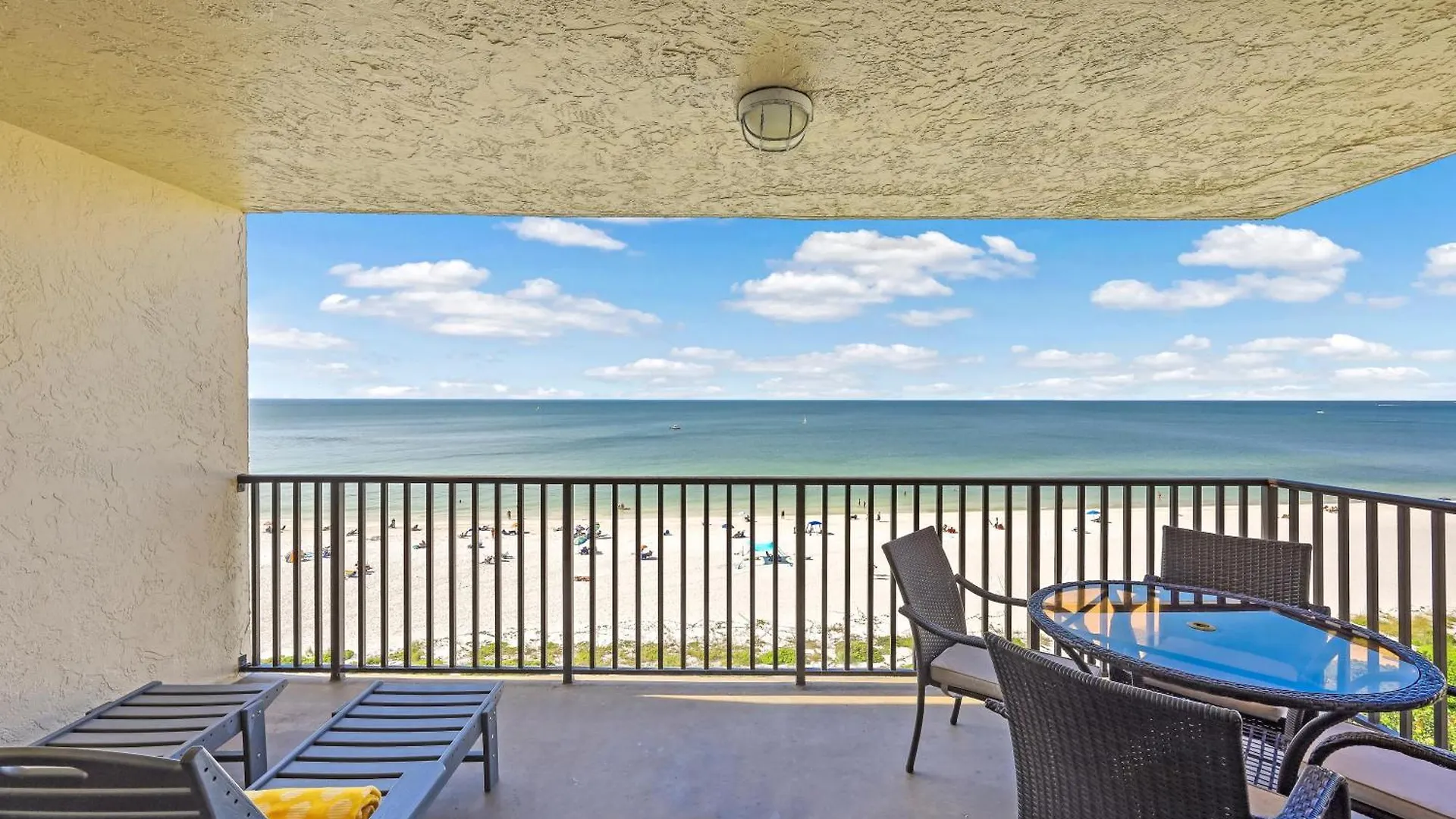 Holiday home Seawinds 706