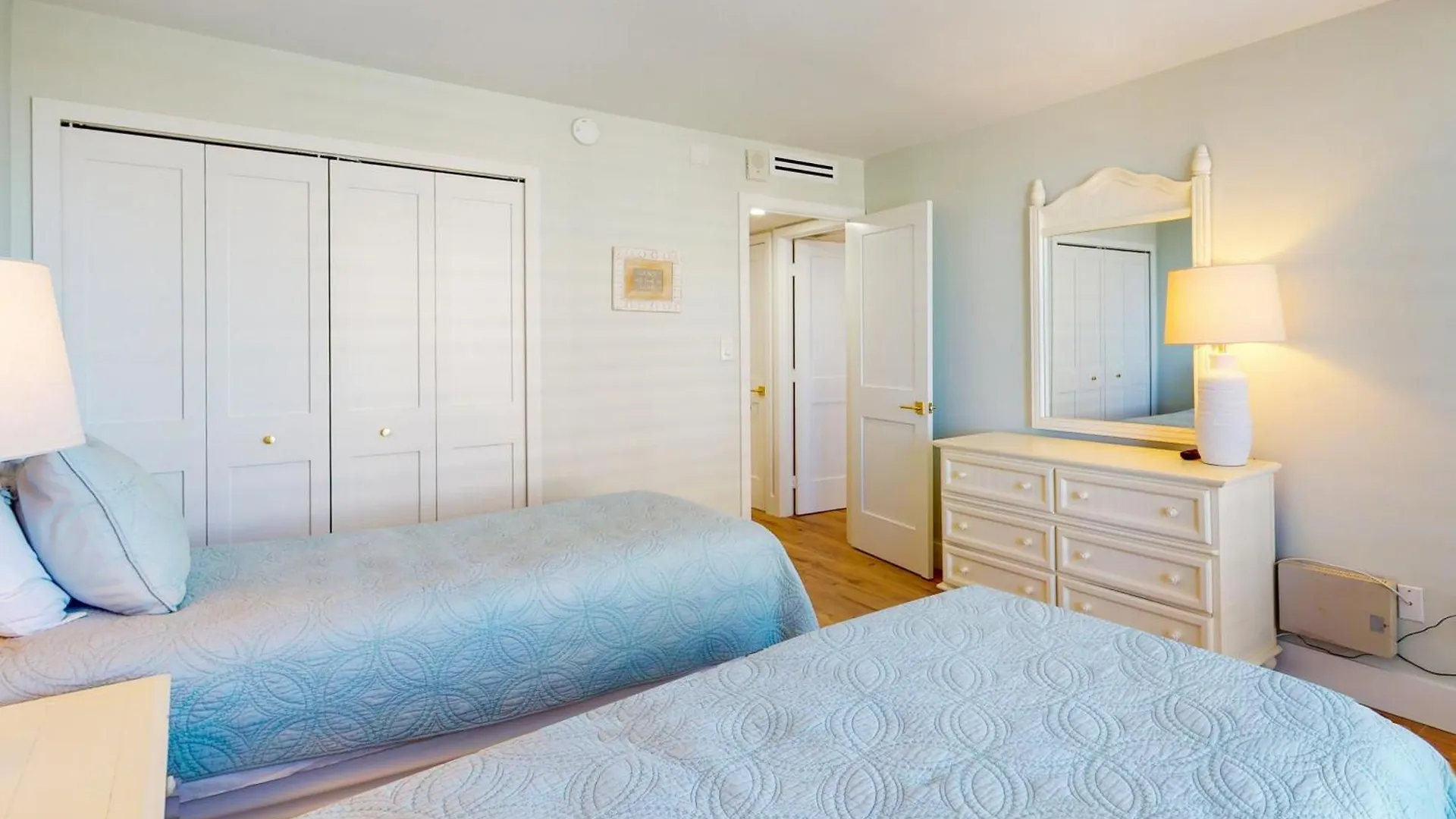 Seaview Apartment *