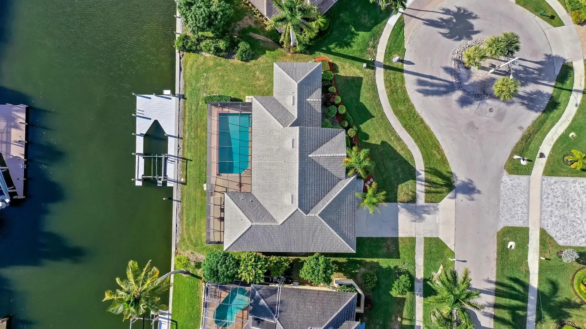 Holiday home Seahorse Waterfront Pool