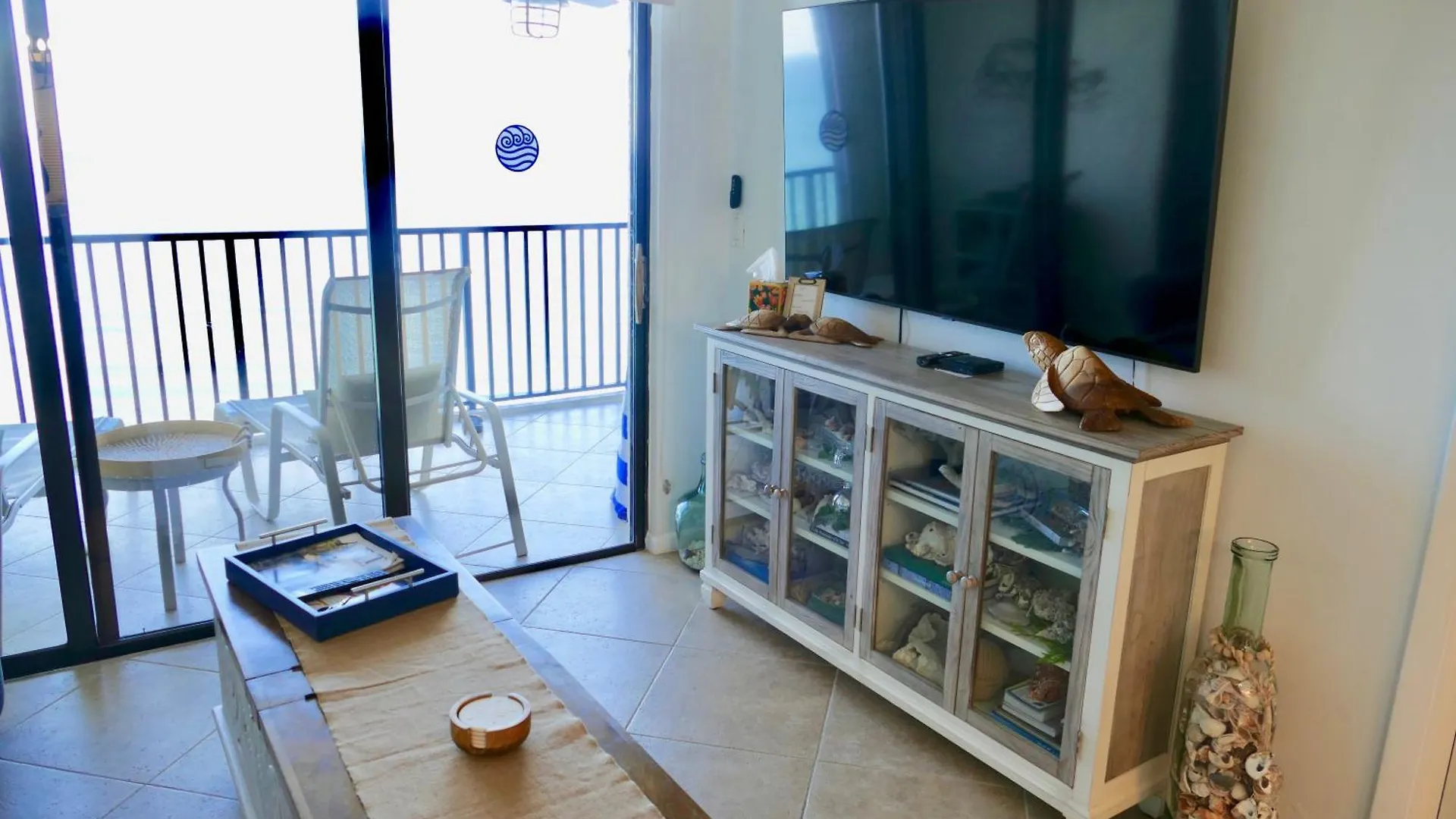 Charming 2 Bed South End Beachfront At Popular Seawinds Marco Island