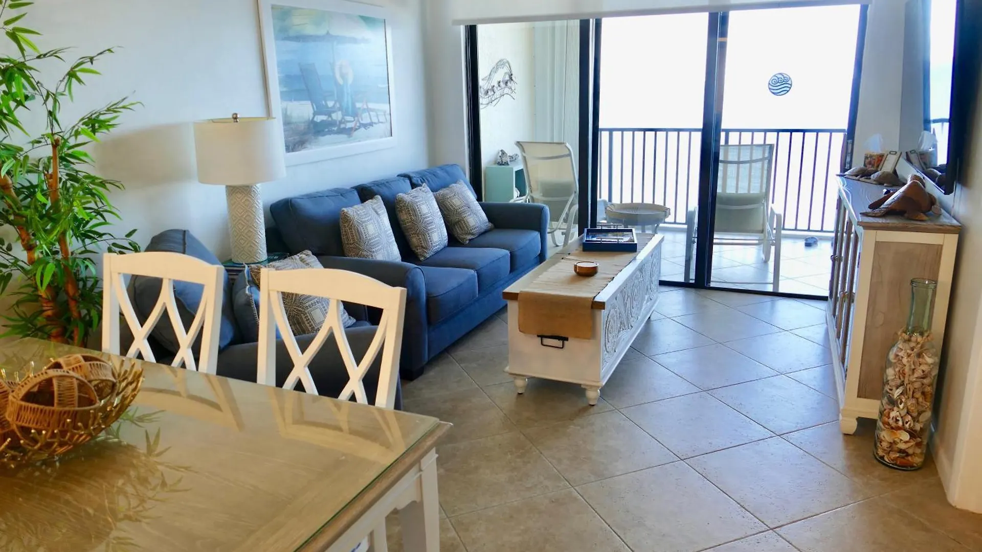 Holiday home Charming 2 Bed South End Beachfront At Popular Seawinds