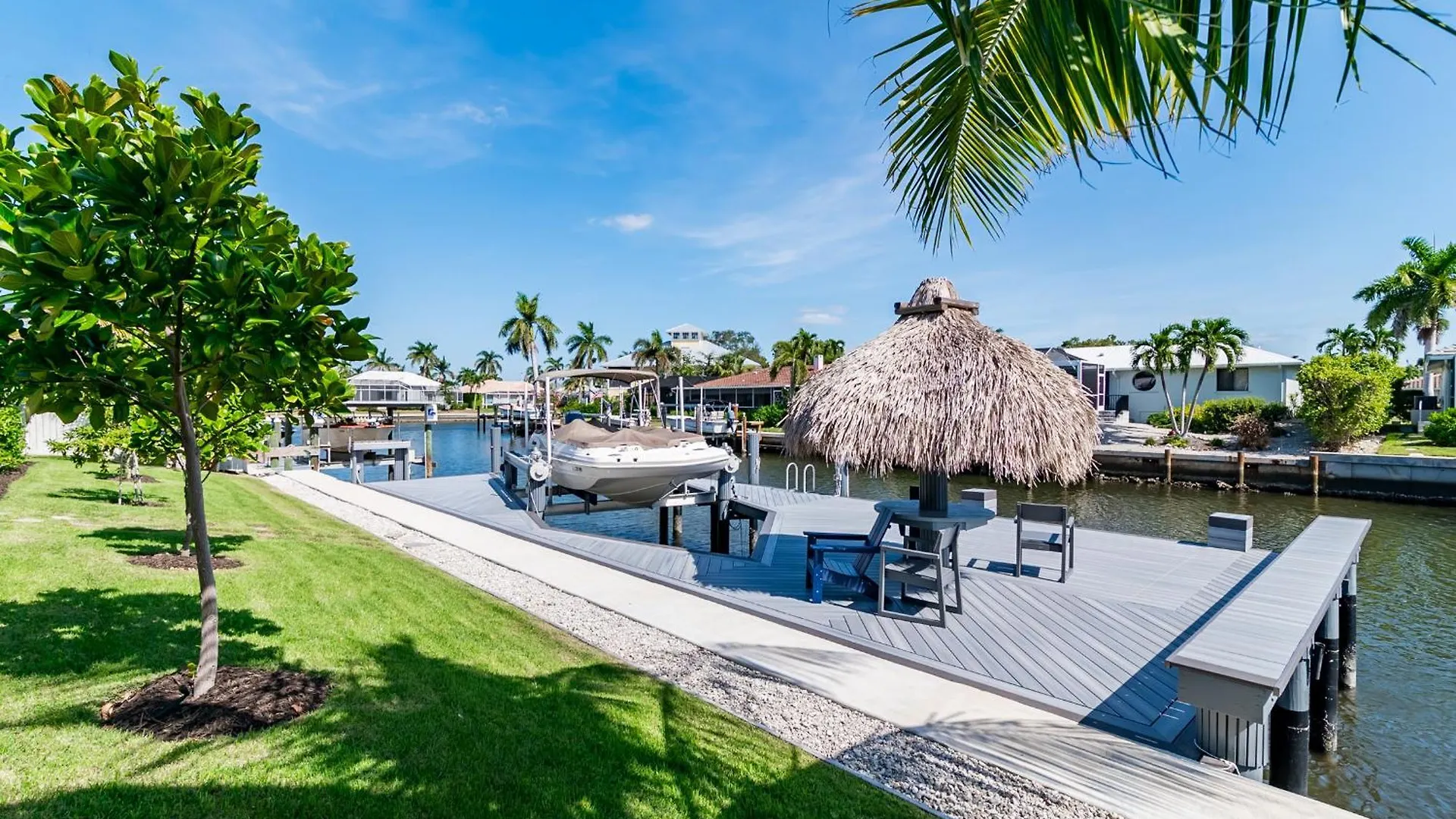 Waterfront Oasis Re-done Throughout! 1 Mile From Winterberry Access Pt *