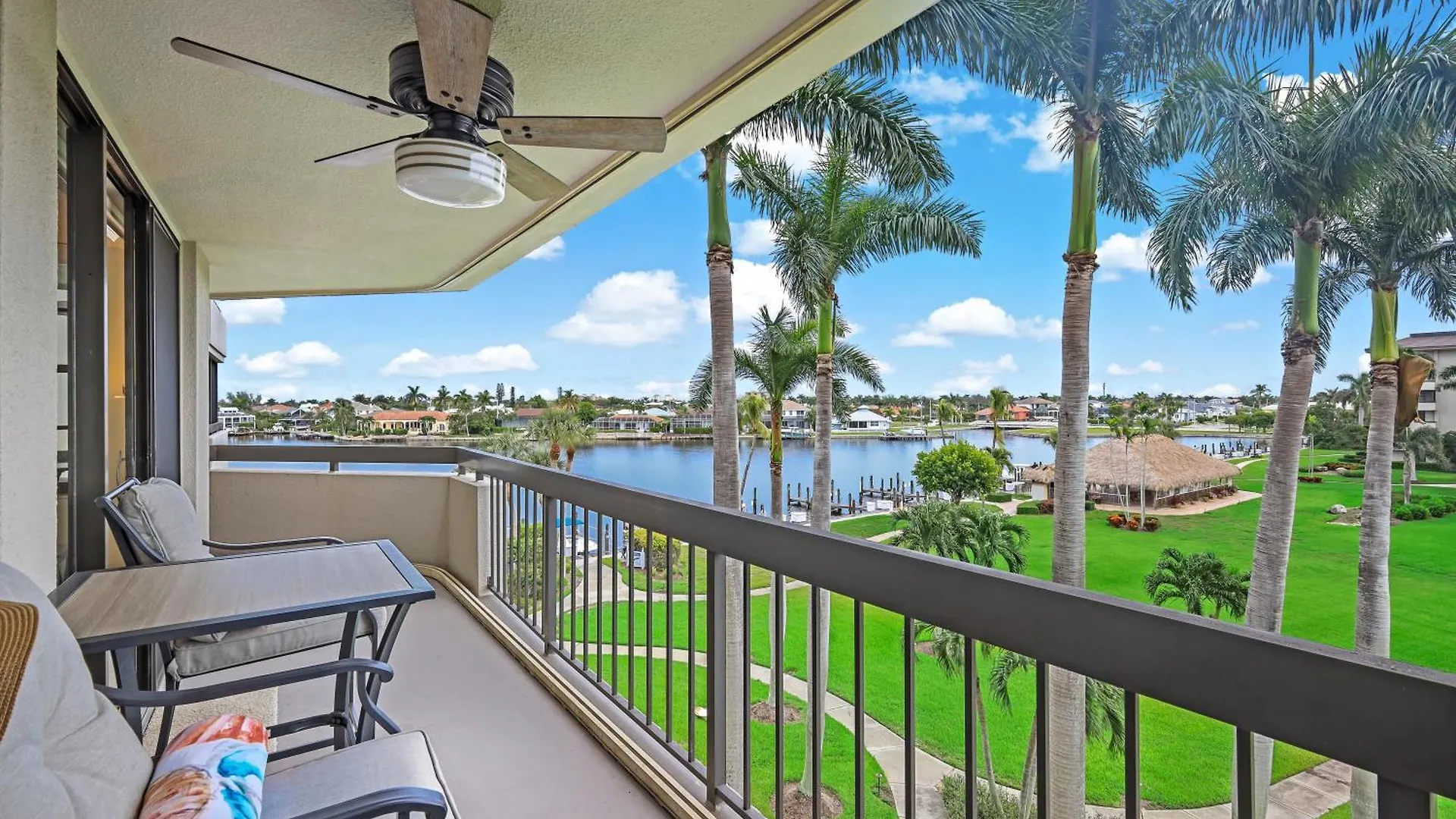 Holiday home South Seas East B-410