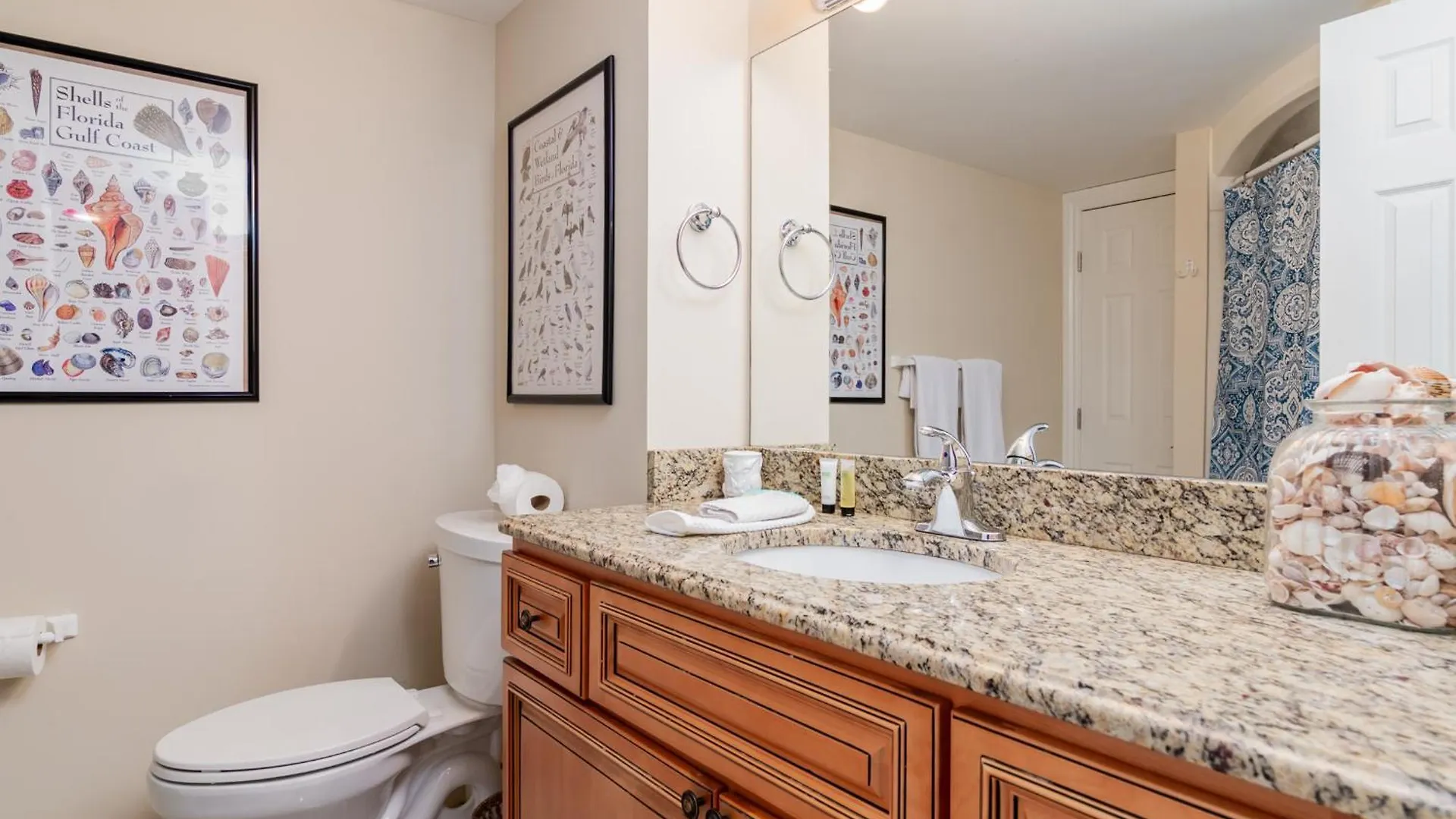 Floor Condo, Steps Away From Jw Marriott And Access!! *