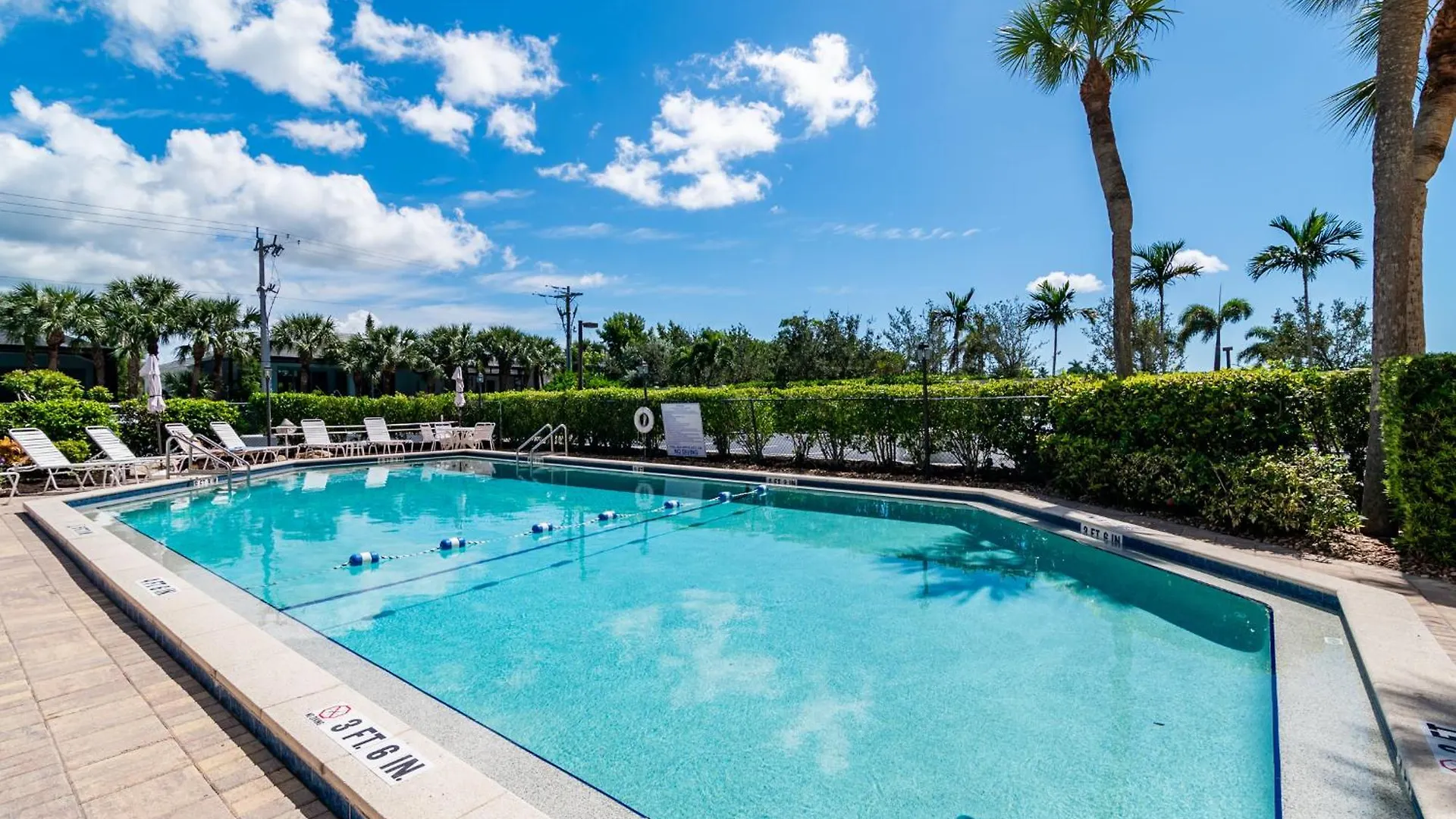 Floor Condo, Steps Away From Jw Marriott And Access!! * Marco Island