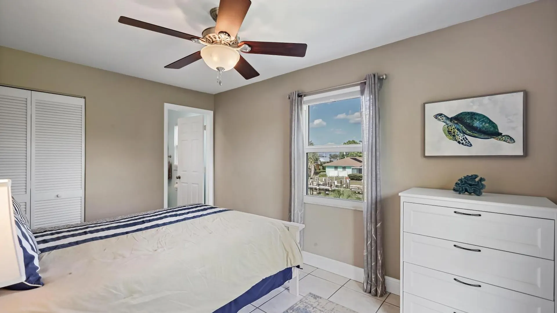 Fairlawn Court Pool Holiday home *
