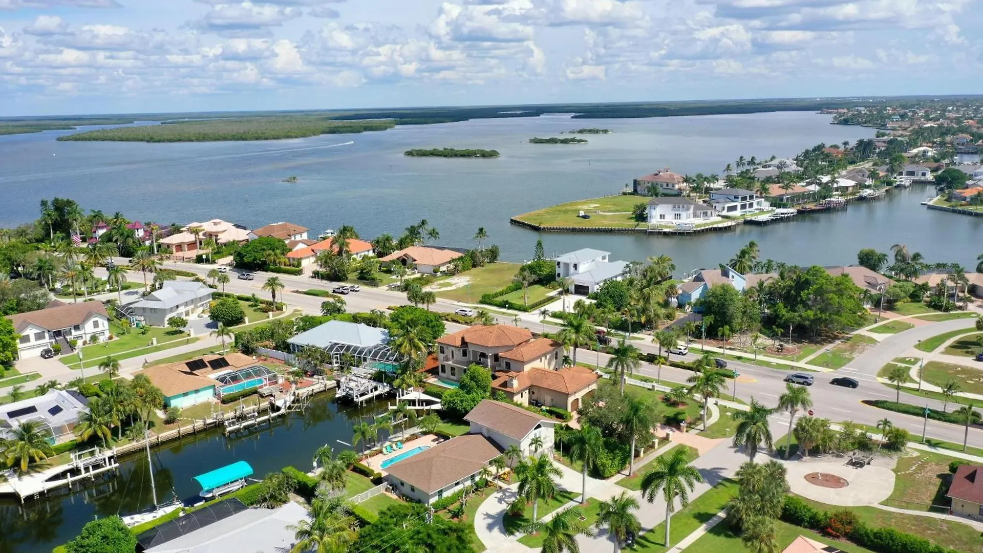 Fairlawn Court Pool * Marco Island