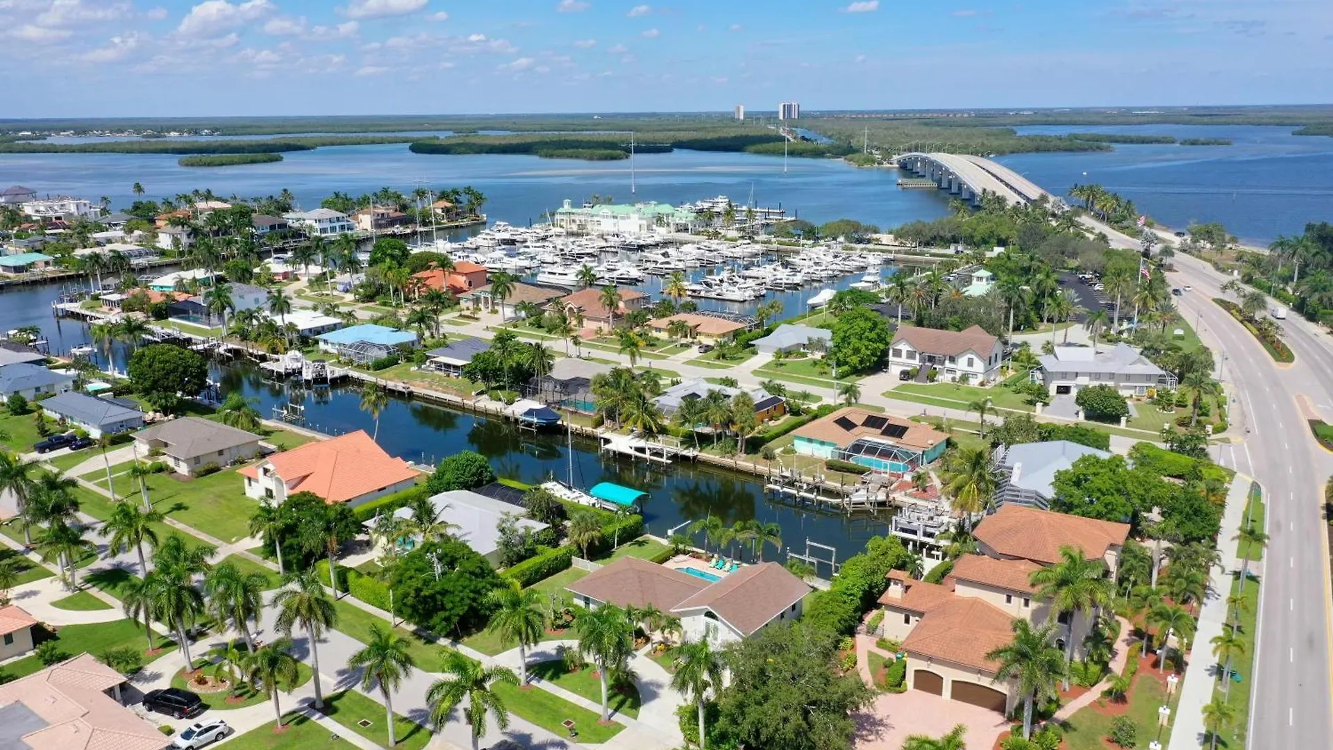 Fairlawn Court Pool Holiday home Marco Island