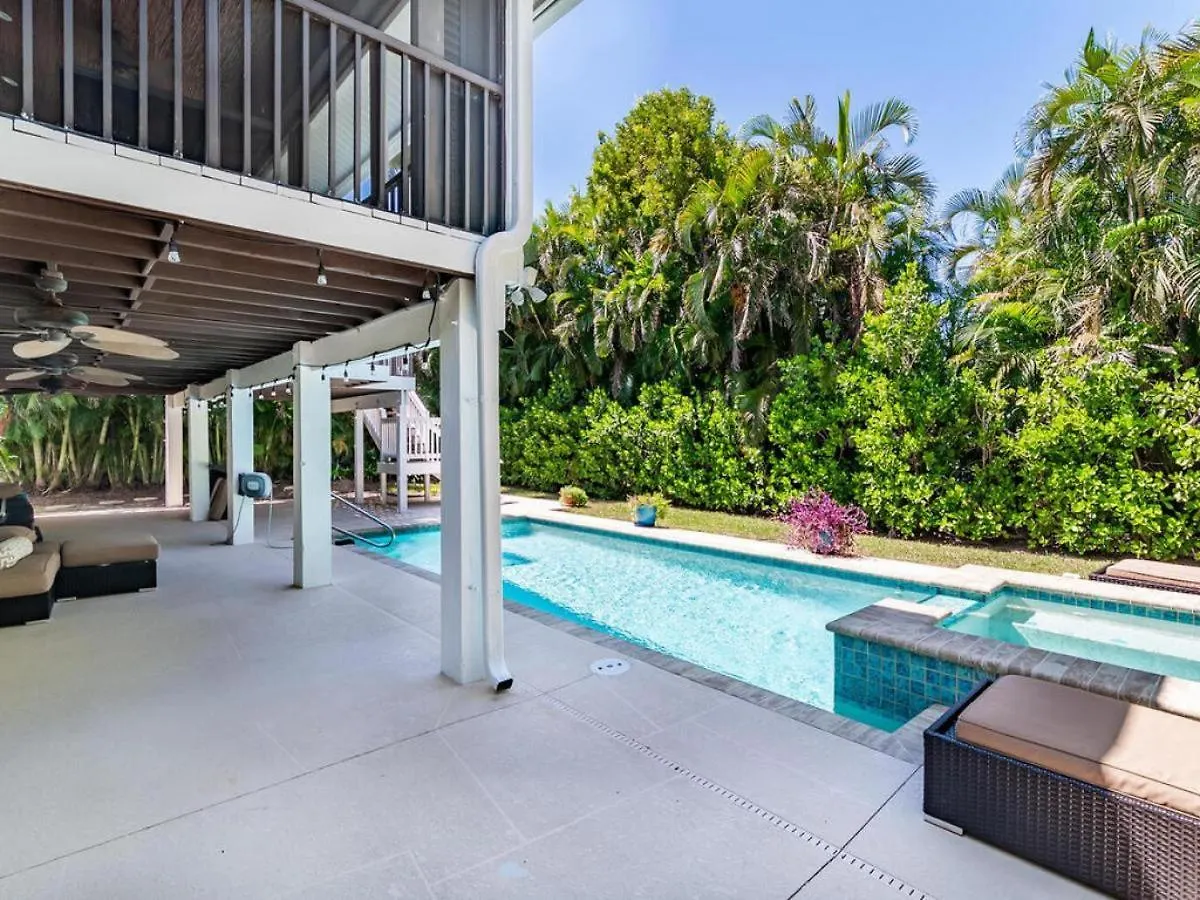 Holiday home Attention Beachgoers Short Distance To South Access Point