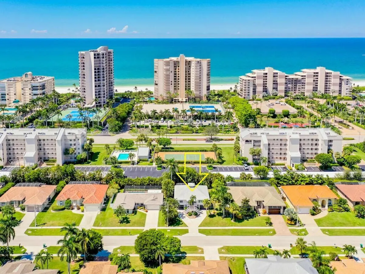Holiday home Attention Beachgoers Short Distance To South Access Point