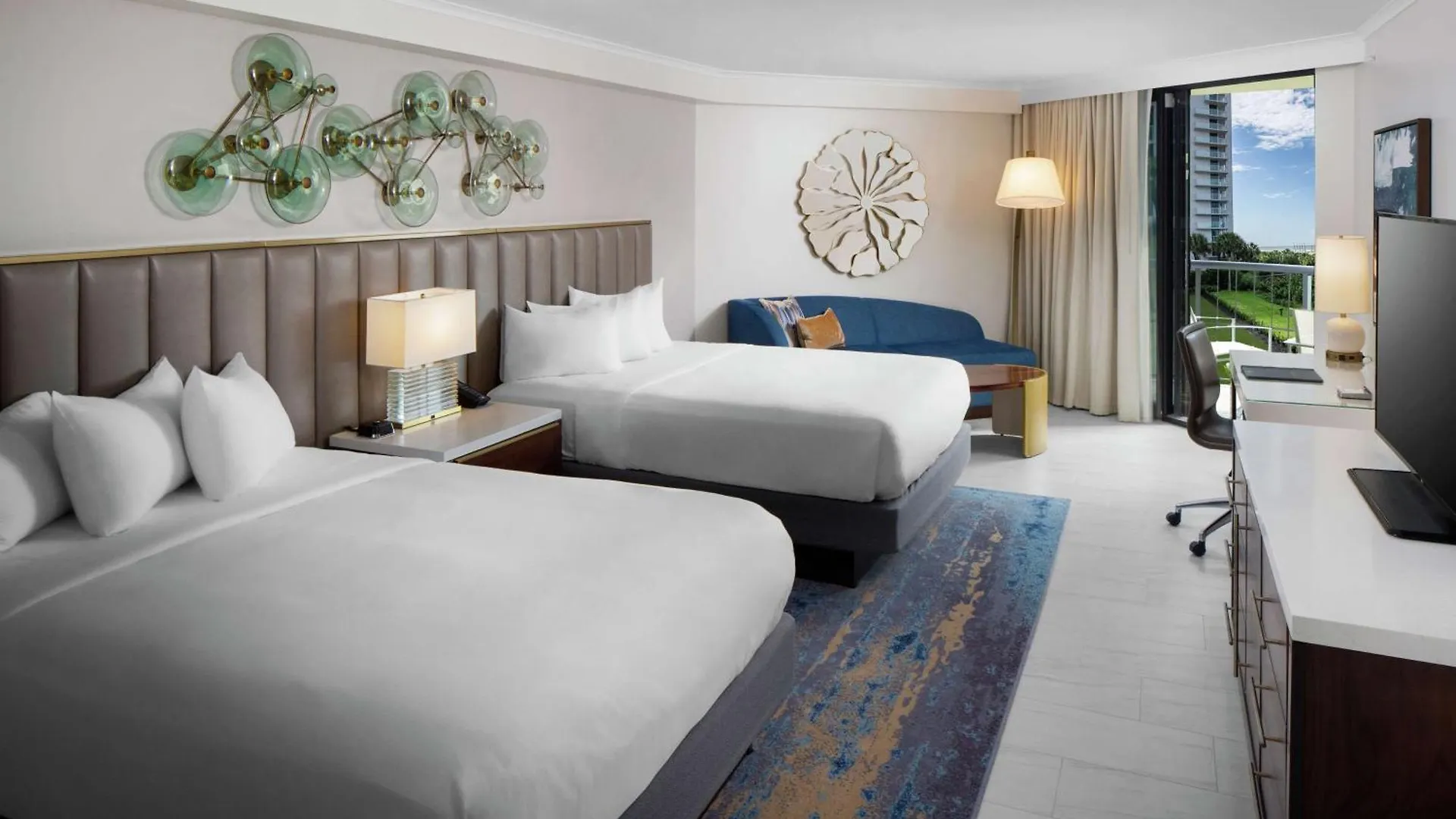 Hilton And Θέρετρο Marco Island