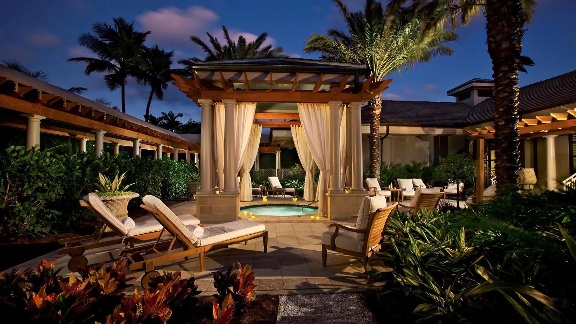Hilton And 3* Marco Island