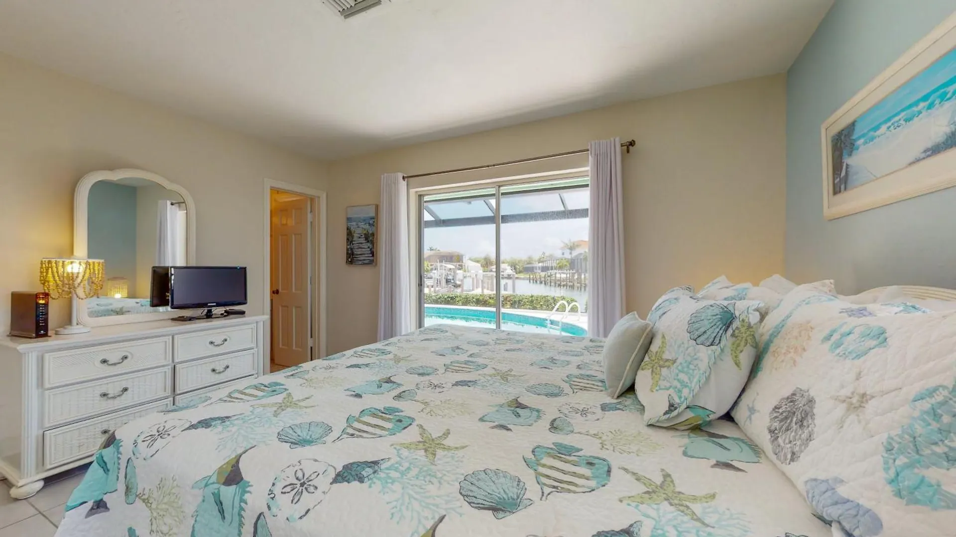 Getaway * Marco Island