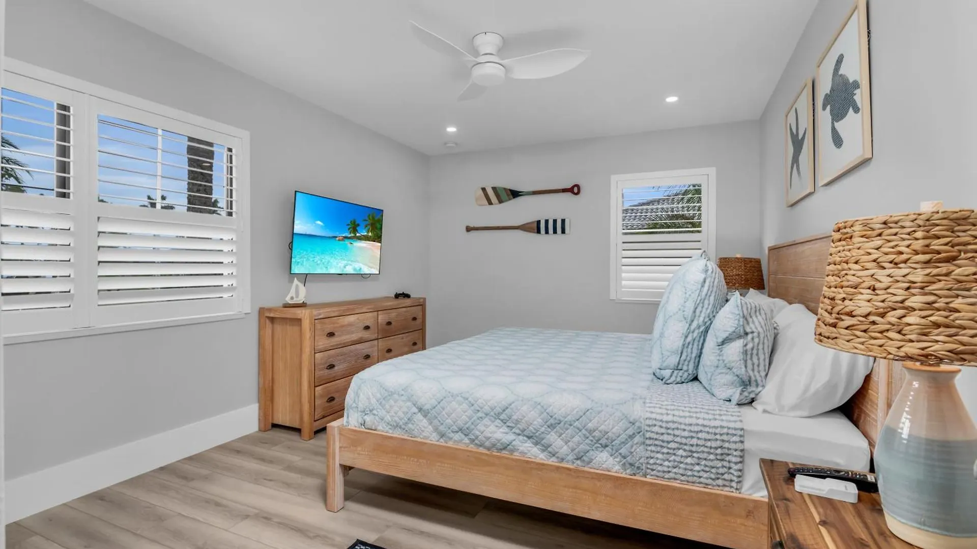 Holiday home Golf-view House I $300k Reno On Prestigious Island Country Club *