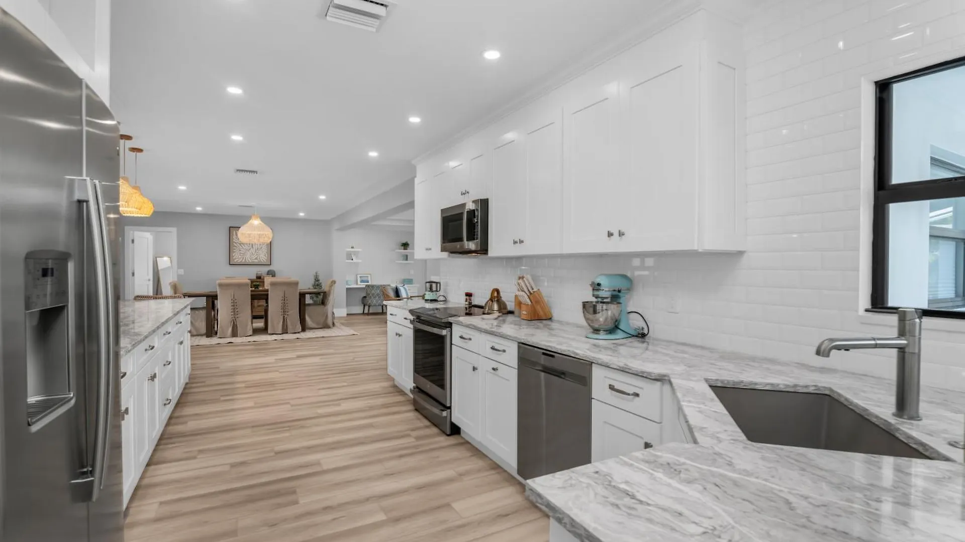 Golf-view House I $300k Reno On Prestigious Island Country Club Holiday home Marco Island
