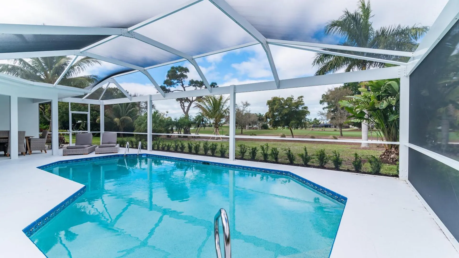 Golf-view House I $300k Reno On Prestigious Island Country Club *