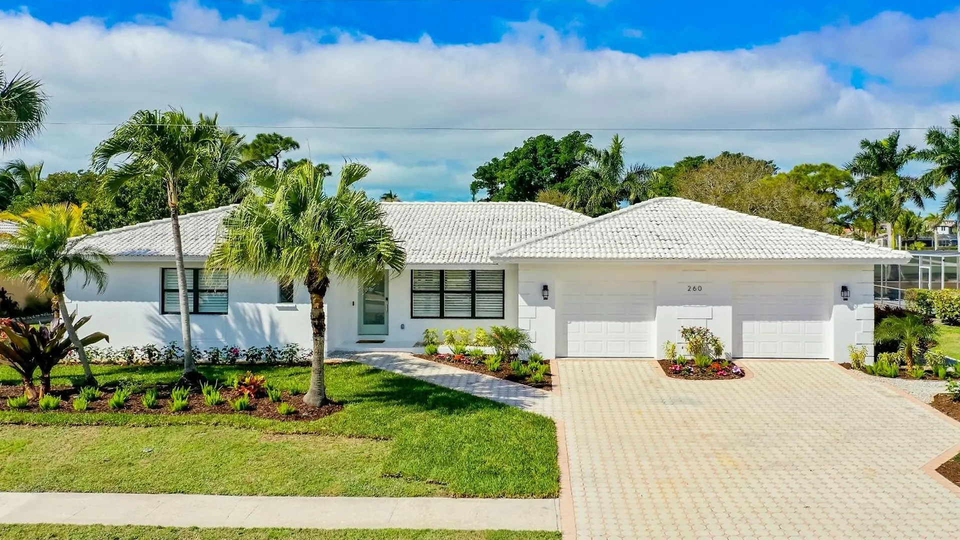 Golf-view House I $300k Reno On Prestigious Island Country Club