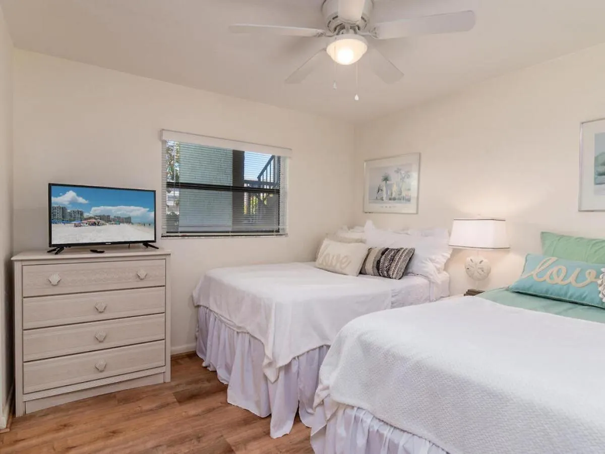 Seaview #110 - Just Steps From 1 Of 4 Public Access Points Marco Island