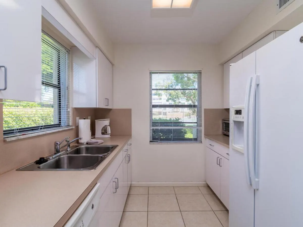Holiday home Seaview #110 - Just Steps From 1 Of 4 Public Access Points Marco Island
