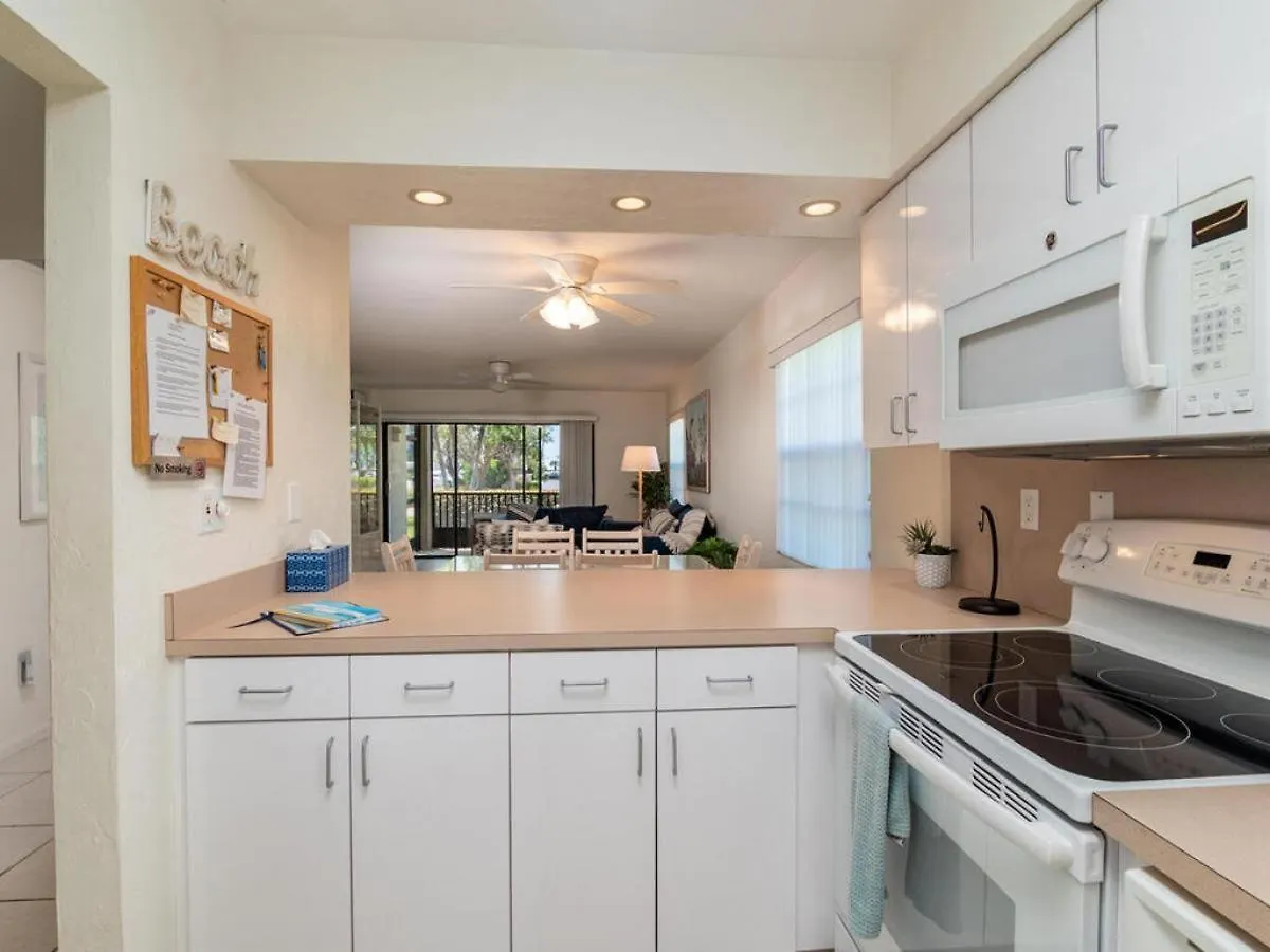 Seaview #110 - Just Steps From 1 Of 4 Public Access Points * Marco Island