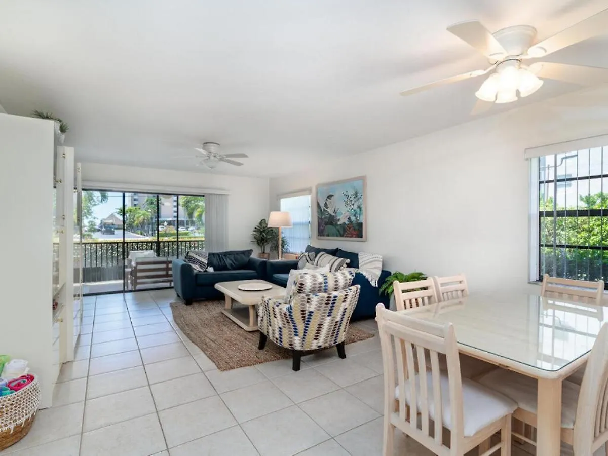 Seaview #110 - Just Steps From 1 Of 4 Public Access Points Marco Island