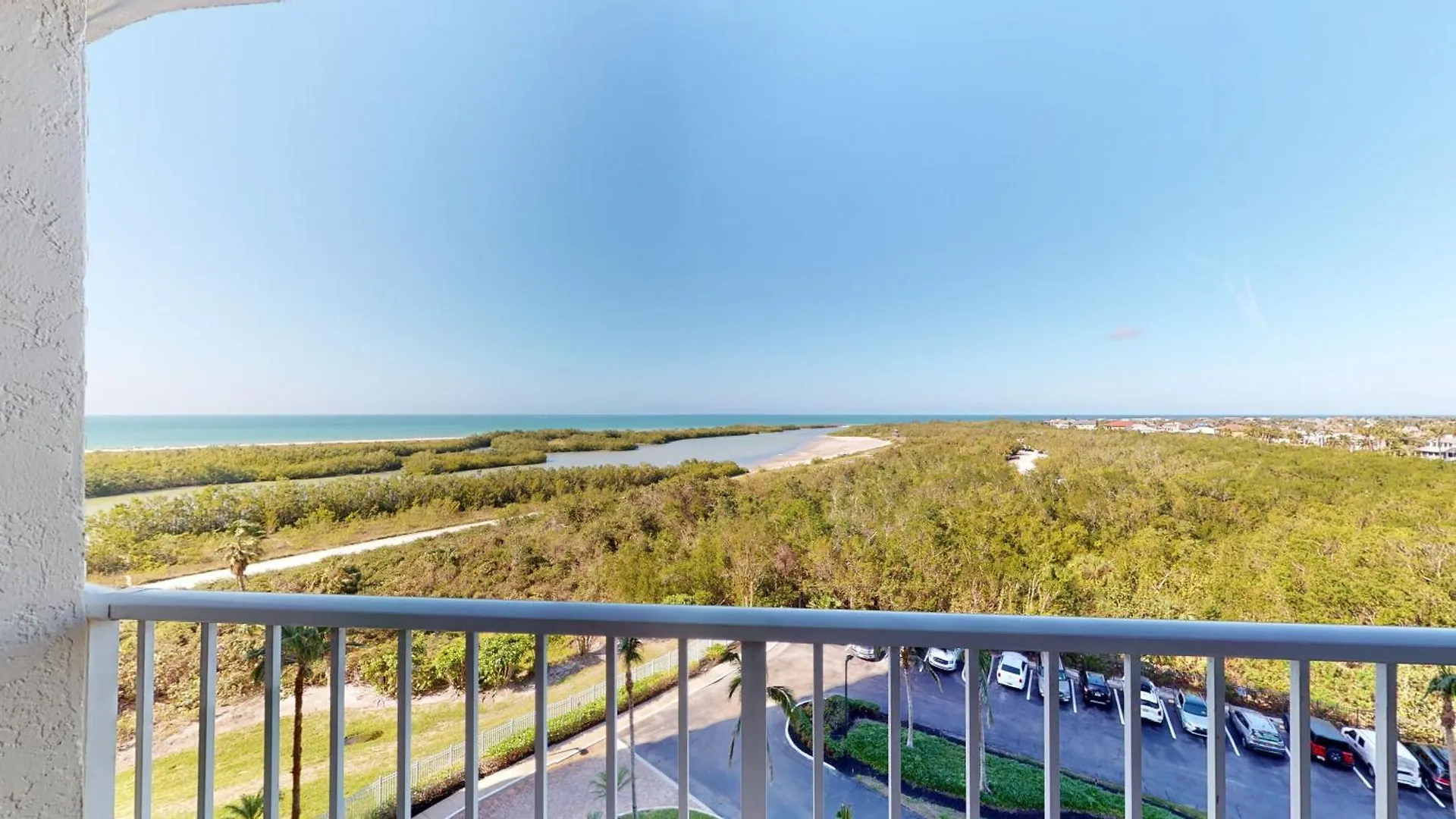 Holiday home Renovated And Beachfront, Paradise Awaits! *