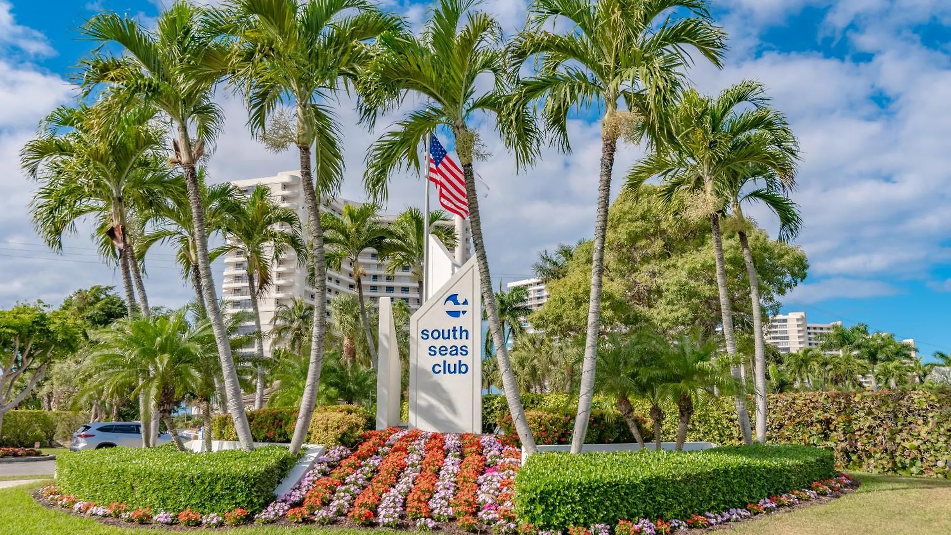 Renovated And Beachfront, Paradise Awaits! Holiday home Marco Island