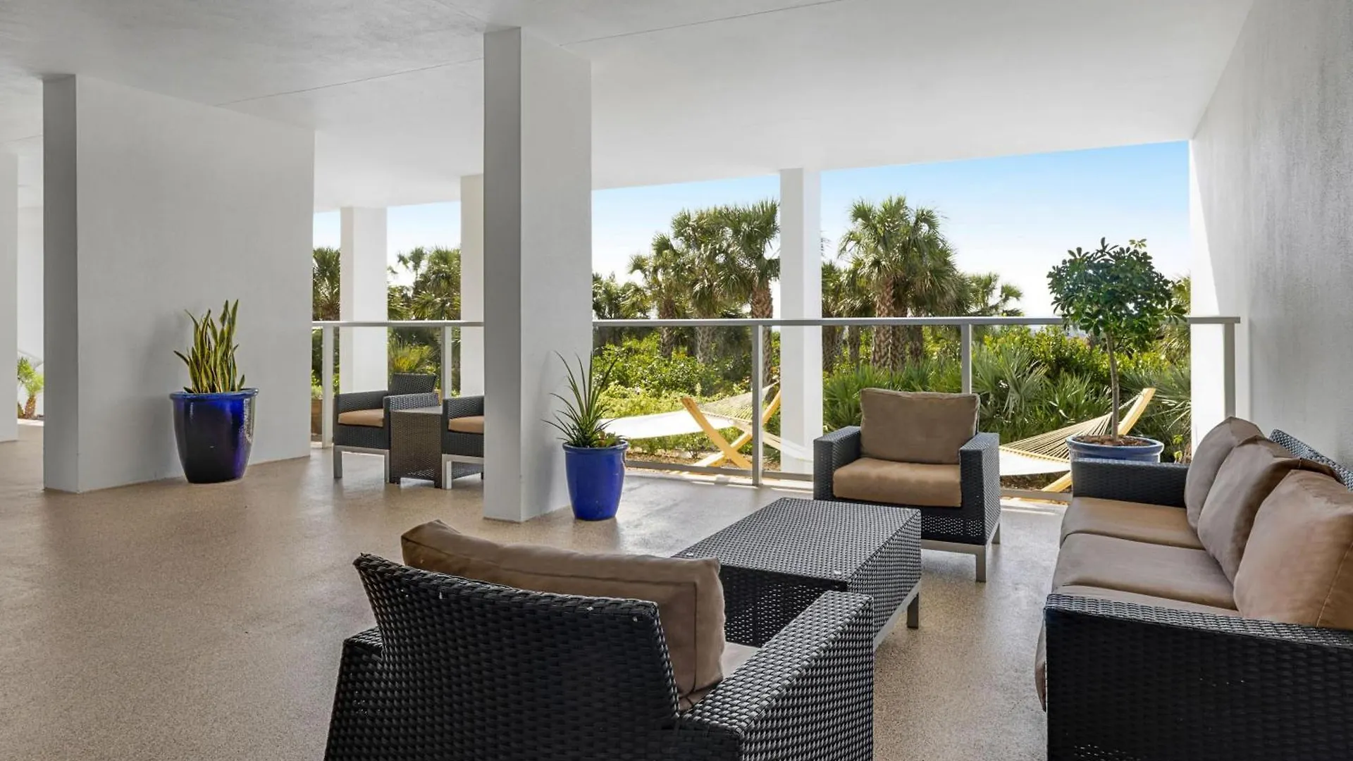 Marriott's Crystal Shores Hotel