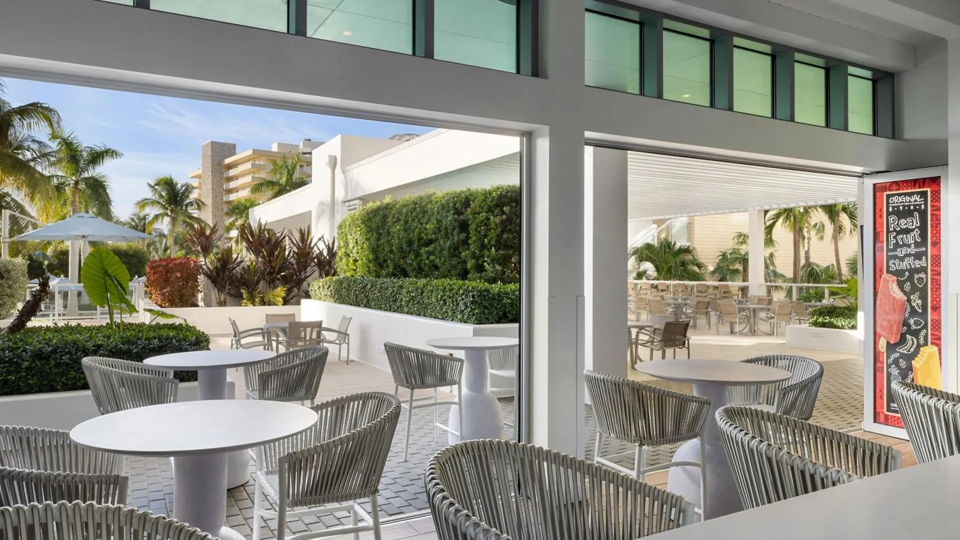 Marriott's Crystal Shores Hotel 4*