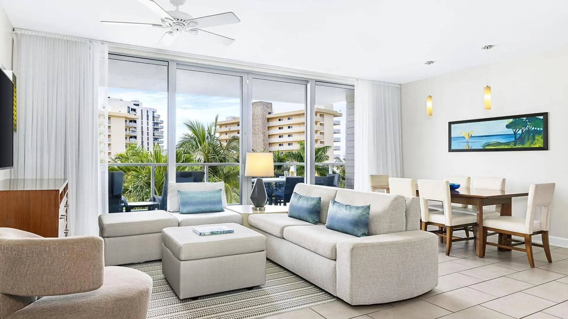 Marriott's Crystal Shores Hotel