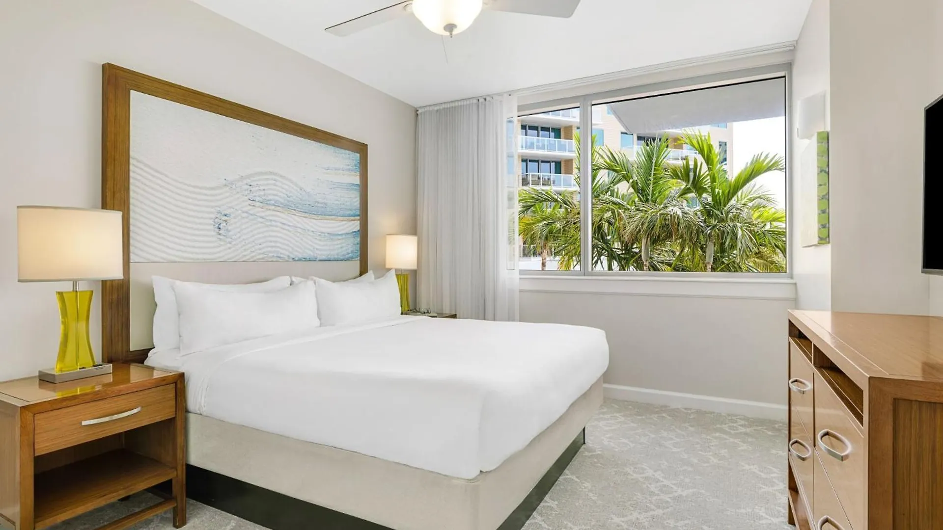 Hotel Marriott's Crystal Shores 4*