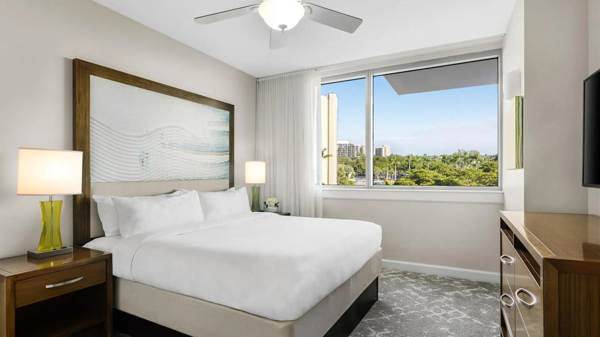Marriott's Crystal Shores Hotel 4*