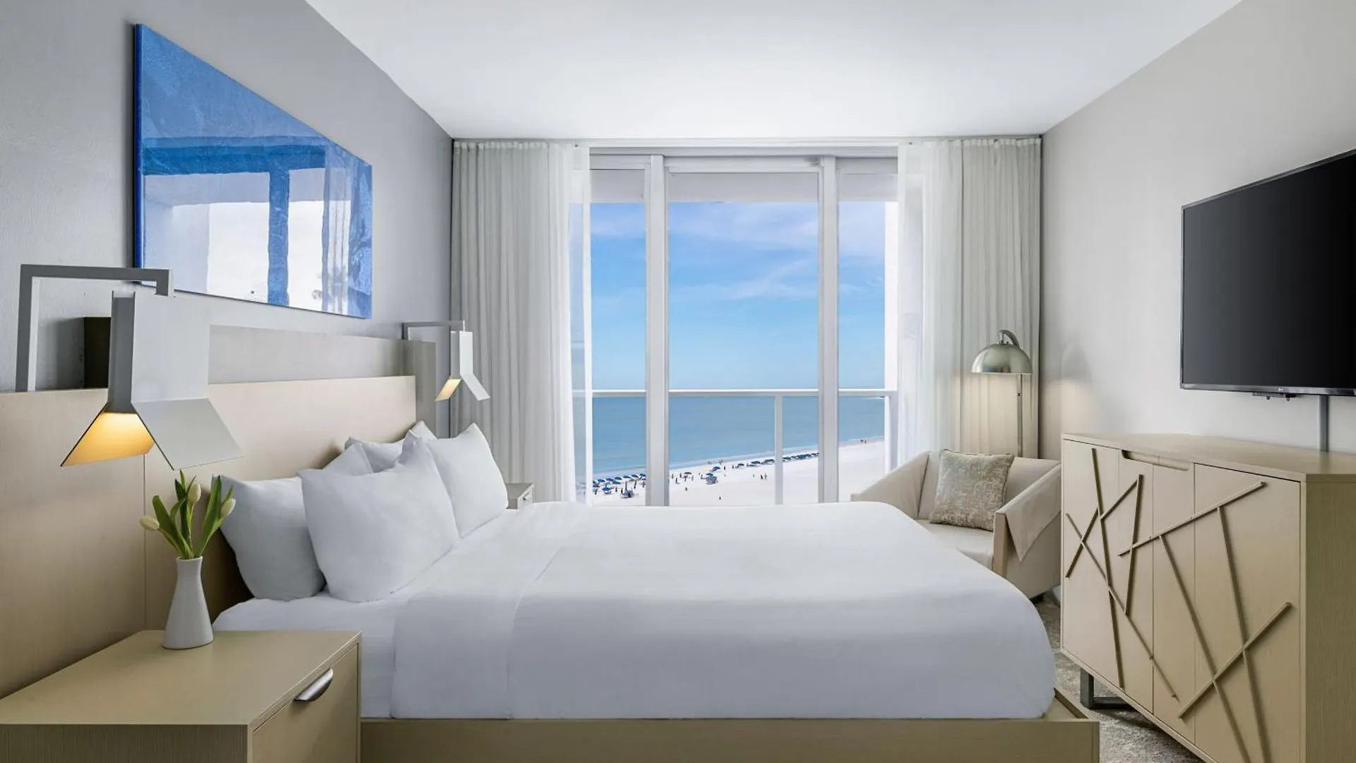 Marriott's Crystal Shores Hotel