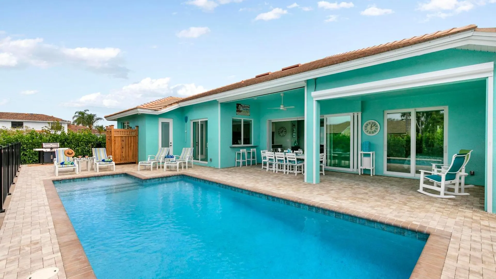 Stunning 3-bedroom Oasis With Private Pool And Luxurious Amenities *