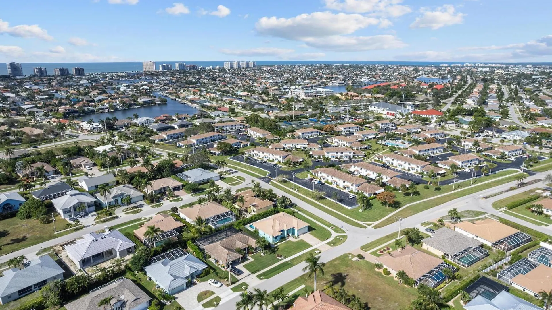 Stunning 3-bedroom Oasis With Private Pool And Luxurious Amenities