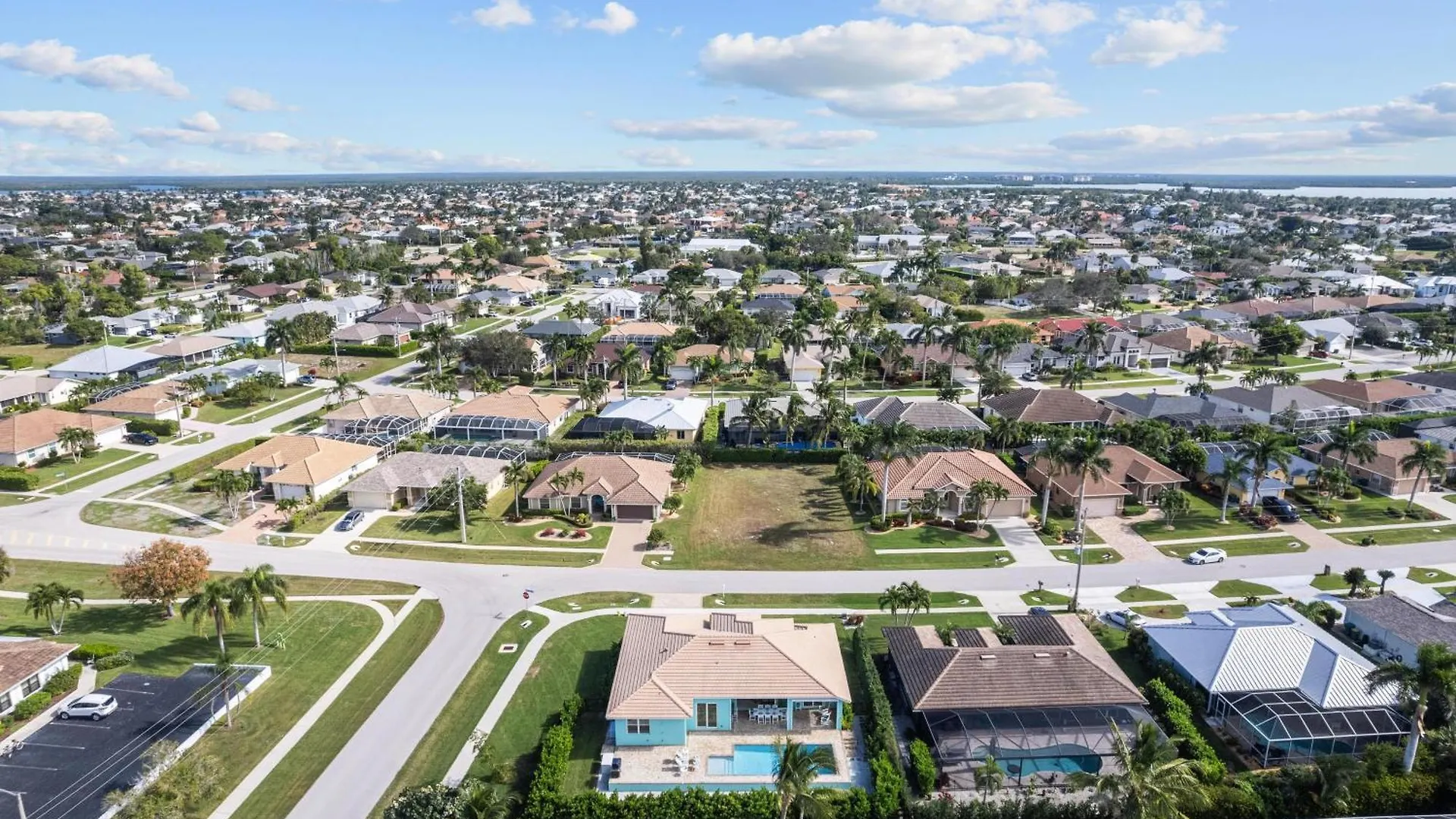 Stunning 3-bedroom Oasis With Private Pool And Luxurious Amenities *
